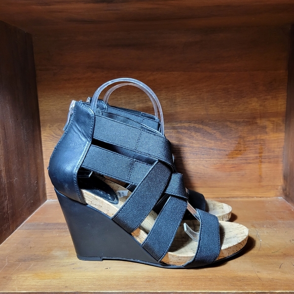 BCBGERATION Bevlea-X Wedge Heel 7 - Picture 2 of 7